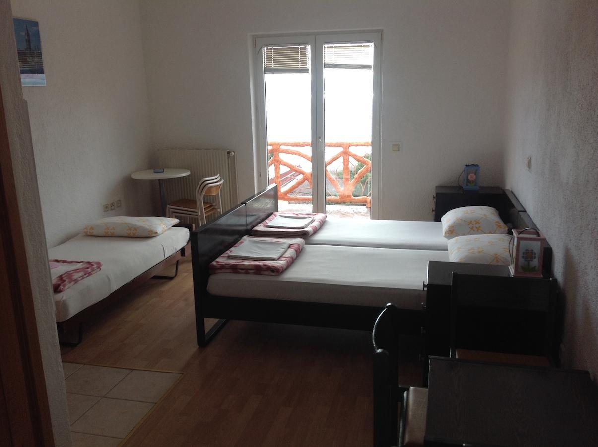 Katarina Apartments And Rooms Sibinj Krmpotski Chambre photo